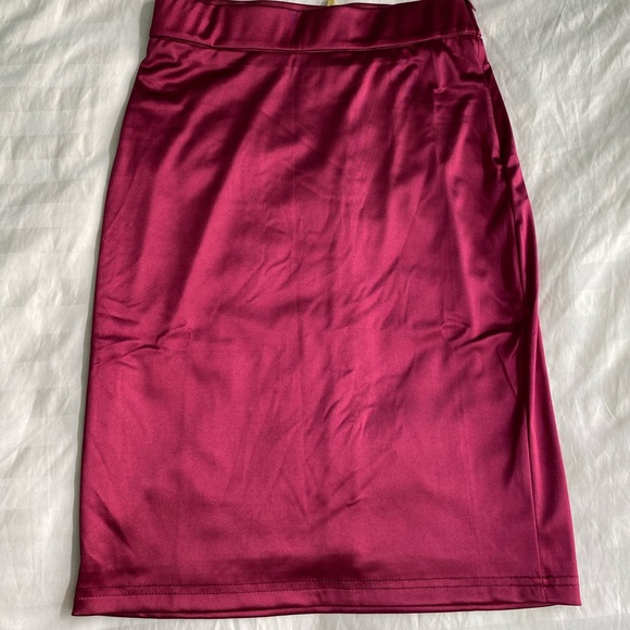 Brand new with tags Meshki Naomi Satin Skirt - Picture 2 of 3